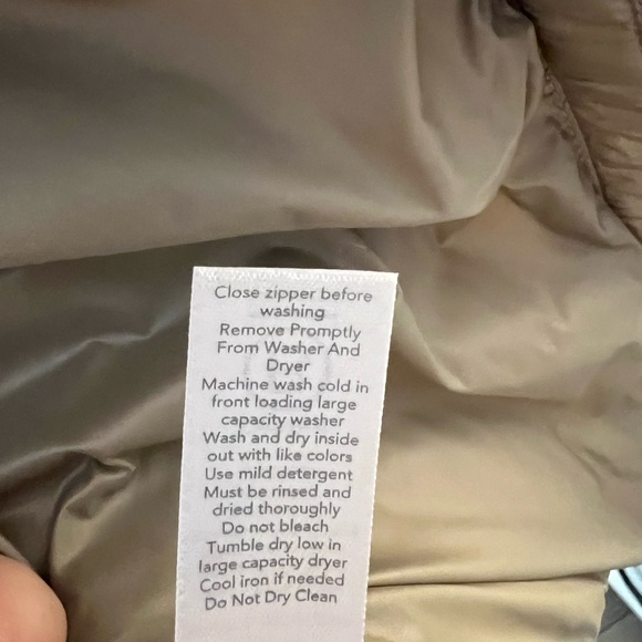 New Athleta Down Jacket Gold. Size S "Packs into its own pocket" - Picture 8 of 14